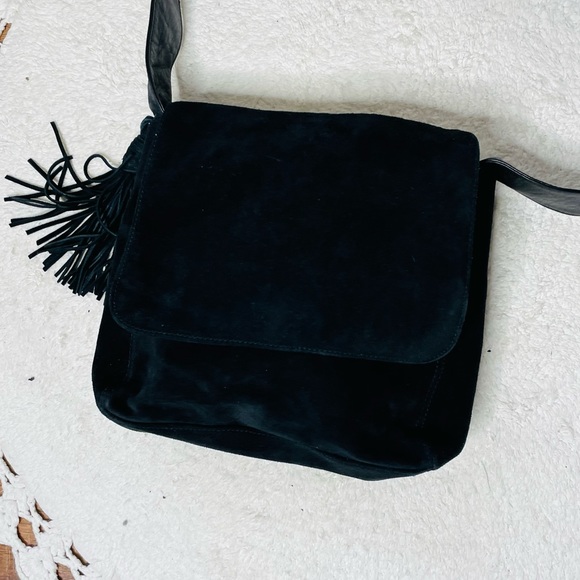 Lord & Taylor vintage boho hippie black leather and suede tassel shoulder bag - Picture 10 of 16